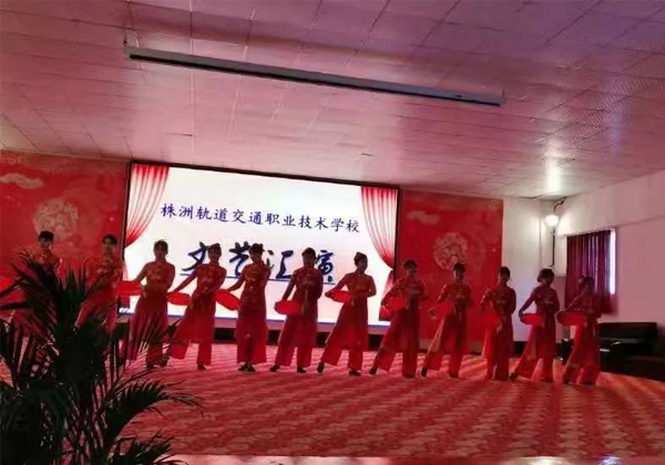 文明風(fēng)采——才藝展示《飛揚(yáng)吧，青春！》